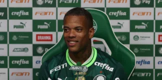 O jogador Caio Paulista é apresentado como mais novo atleta da SE Palmeiras, na Academia de Futebol. (Foto: Cesar Greco/Palmeiras/by Canon)