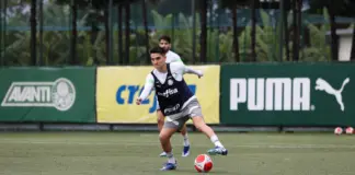 O jogador Eduard Atuesta, da SE Palmeiras, durante treinamento, na Academia de Futebol. (Foto: Cesar Greco/Palmeiras/by Canon)