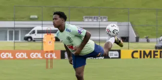 O jogador Endrick, da SE Palmeiras, durante treino da Seleção Brasileira Sub-23. (Foto: Joilson MArconne / CBF)