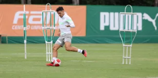 O jogador Raphael Veiga, da SE Palmeiras, durante treinamento, na Academia de Futebol. (Foto: Cesar Greco/Palmeiras/by Canon)