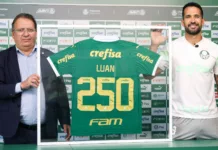 Luan foi homenageado pelo Palmeiras por atingir 250 jogos pelo clube. (Foto: Fabio Menotti/Palmeiras/by Canon)