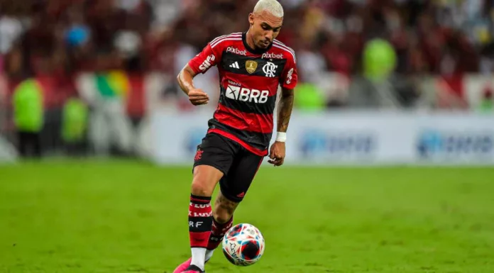 Matheuzinho foi comprado pelo Corinthians