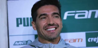 Abel Ferreira, técnico do Palmeiras, sorrindo