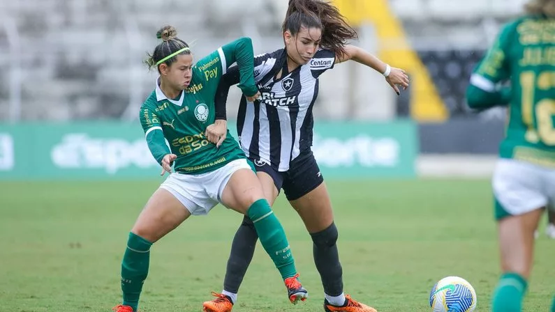 Partida entre Palmeiras e Botafogo, pelo Brasileirão Feminino, no Estádio Doutor Jayme Cintra. (Foto: Matheus Tahan)