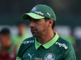 Abel Ferreira, técnico do Palmeiras, em treino na Academia de Futebol