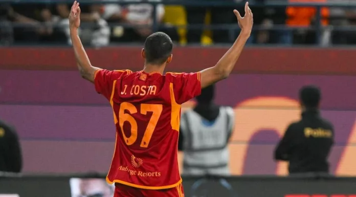 João Costa comemorando gol pelas equipes de base da Roma (Foto: Reprodução/Roma)