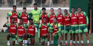 Jogadores do Palmeiras no treino desta quarta-feira