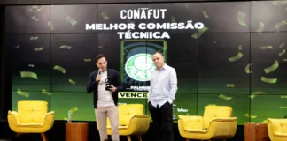 A comissão técnica do Palmeiras foi premiada na CONAFUT. (Foto: Reprodução)