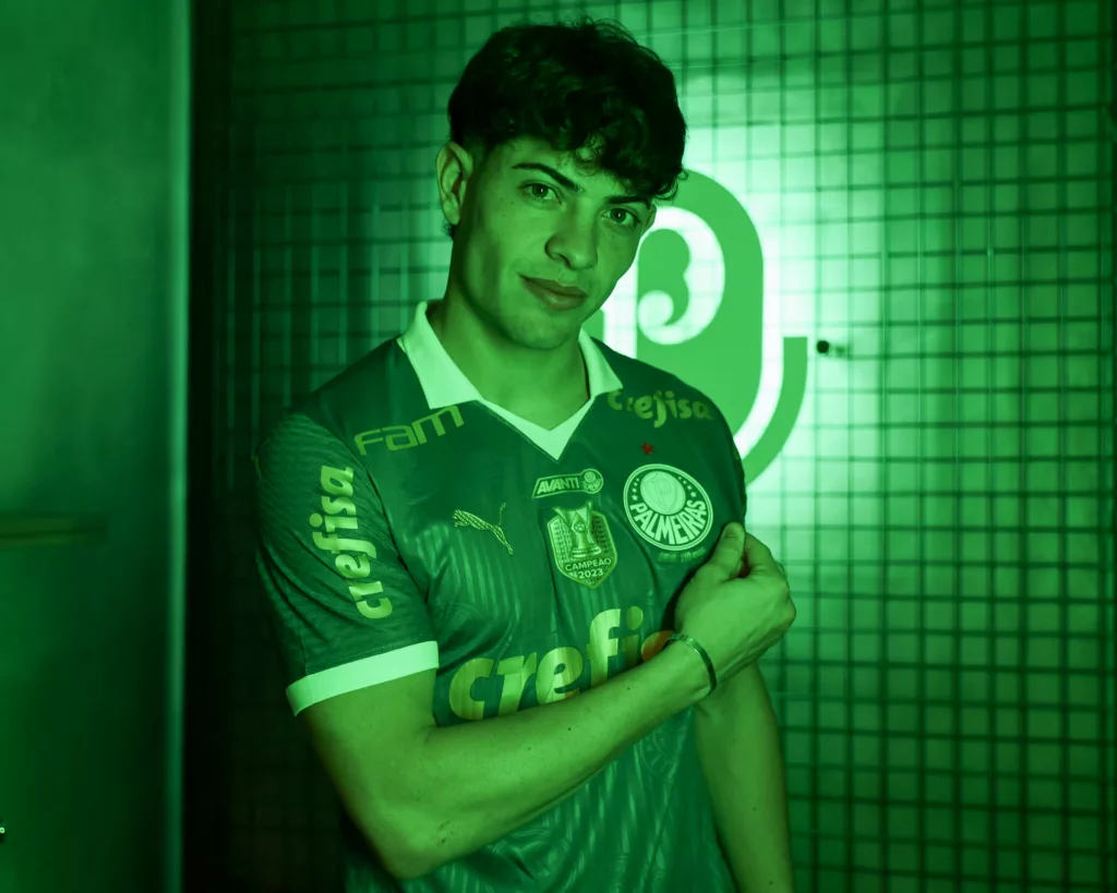 Agustín Giay assinou contrato com o Verdão válido até junho de 2029 (Foto: Fabio Menotti/Palmeiras/by Canon)